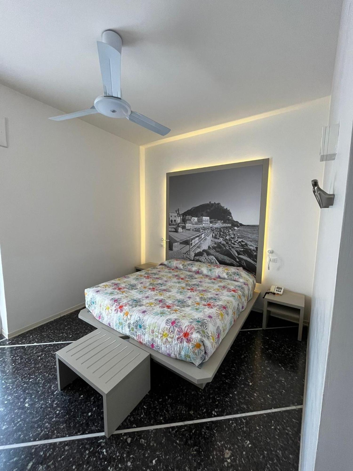 Hotel Al Capo Varigotti Exterior foto